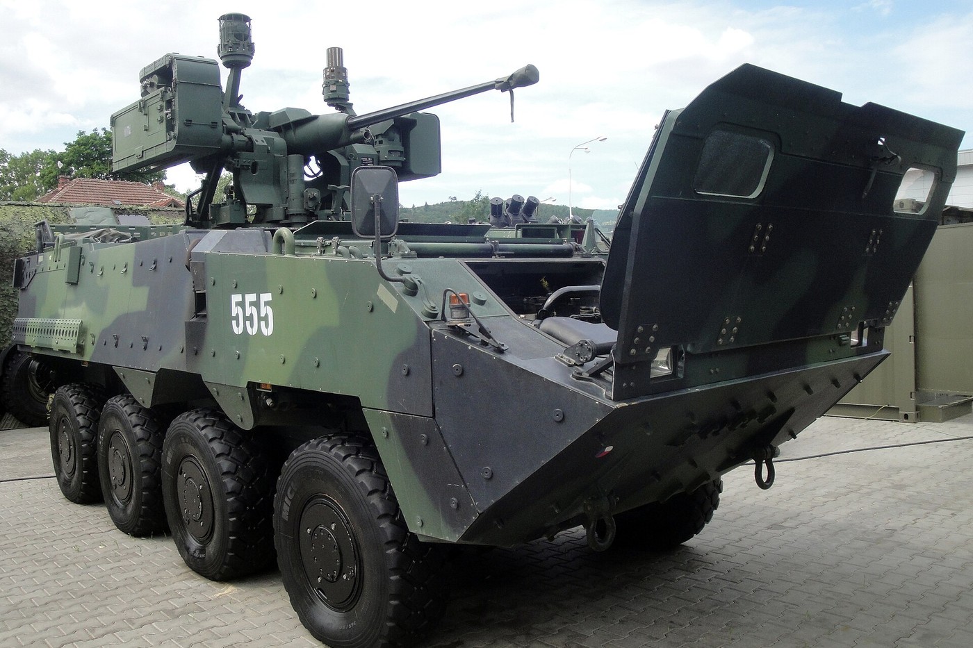 Pandur II: колісна броньована платформа 8×8 та її бойові модулі